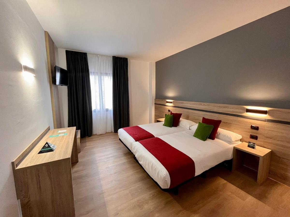 Hotel Alda Malvasia Haro Buitenkant foto