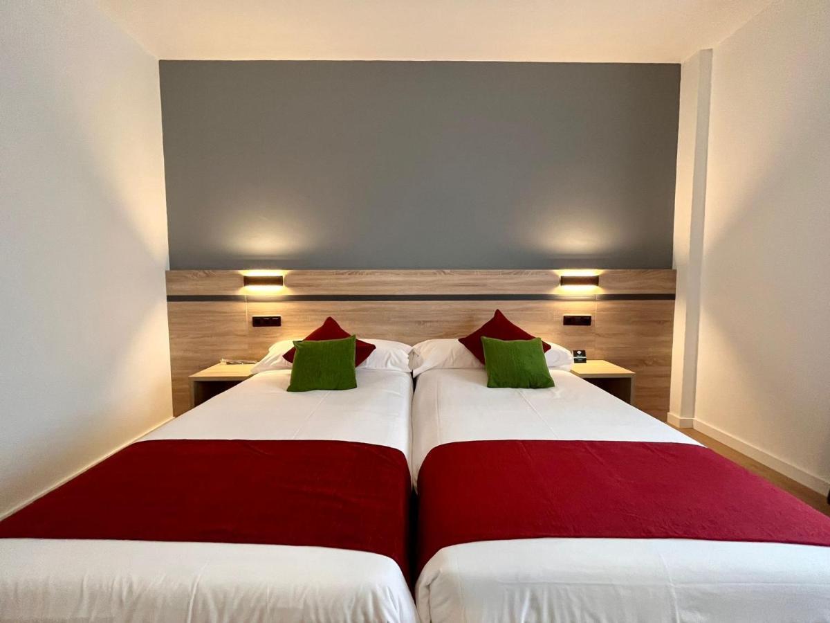 Hotel Alda Malvasia Haro Buitenkant foto