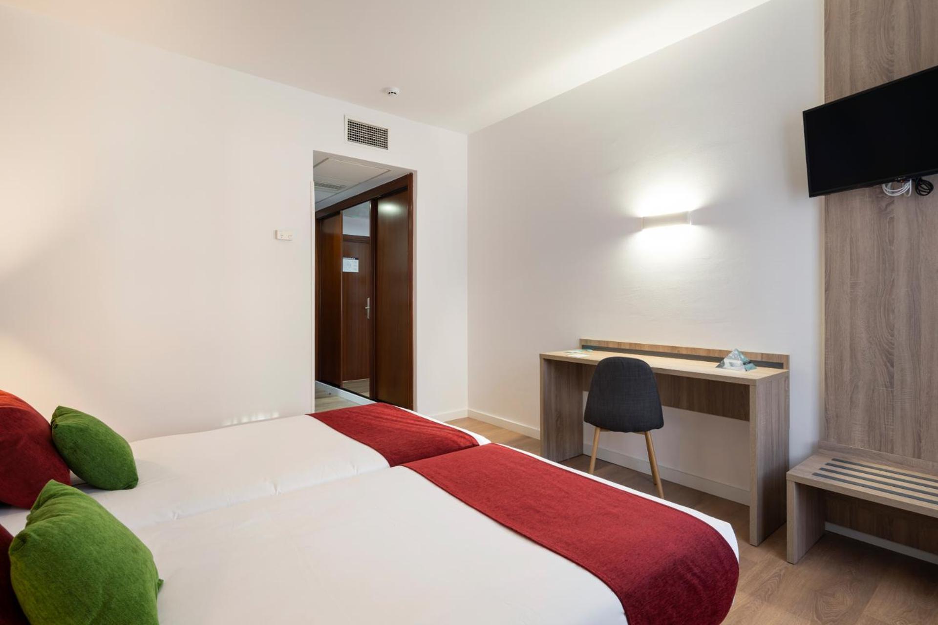 Hotel Alda Malvasia Haro Buitenkant foto