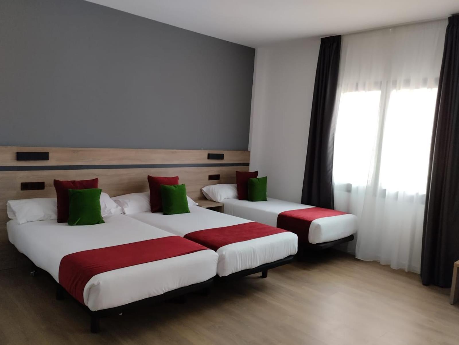 Hotel Alda Malvasia Haro Buitenkant foto