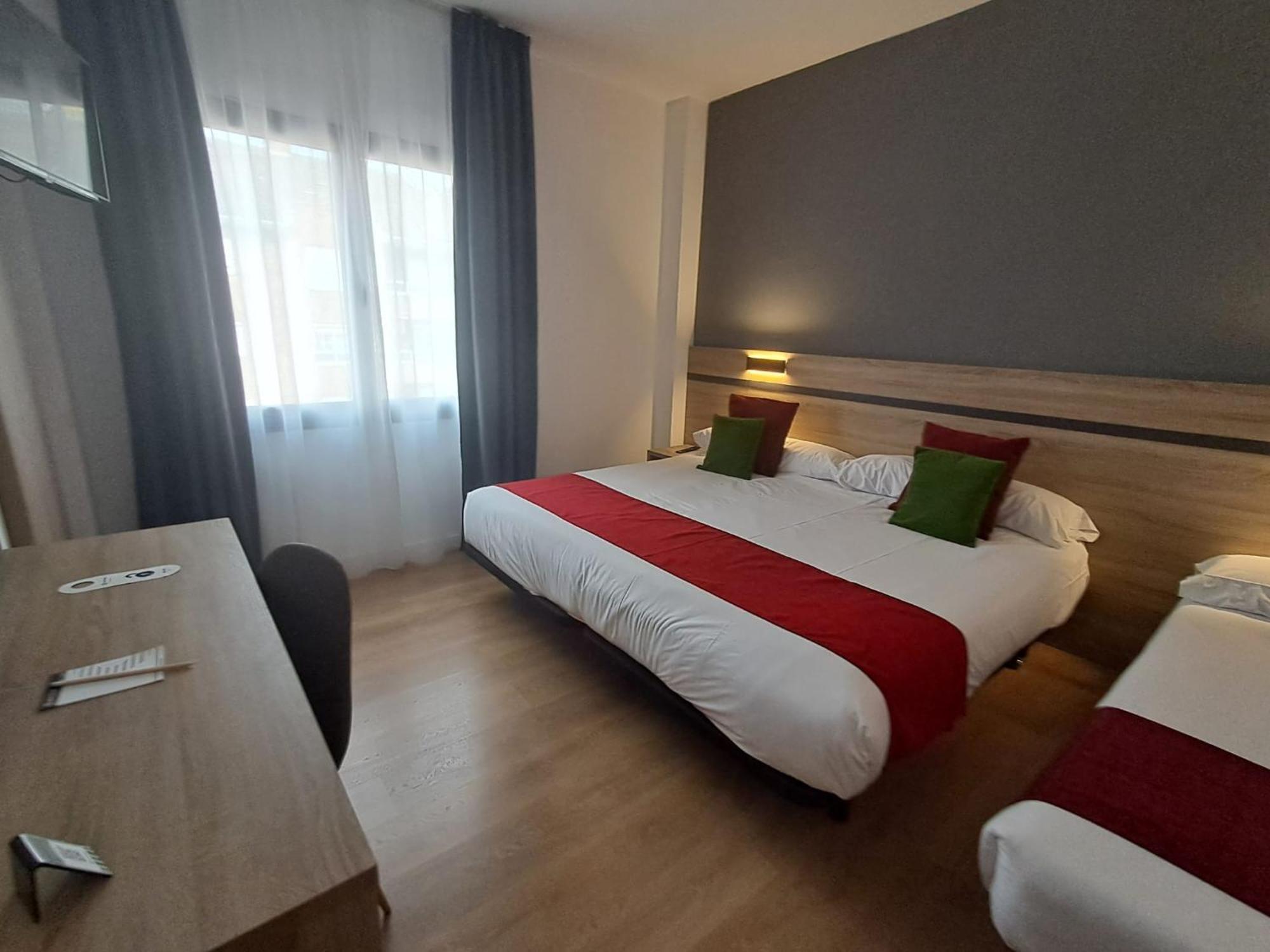 Hotel Alda Malvasia Haro Buitenkant foto